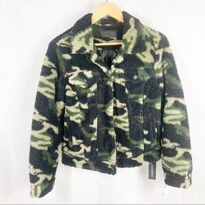 Blank NYC Faux Sherpa Teddy Camo jacket Size Small